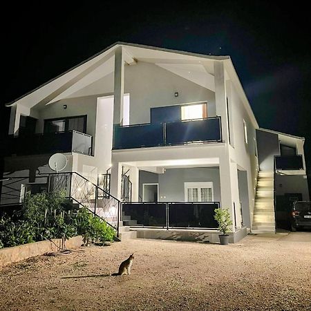 Apartmani Karla Paklenica Starigrad Paklenica Eksteriør billede