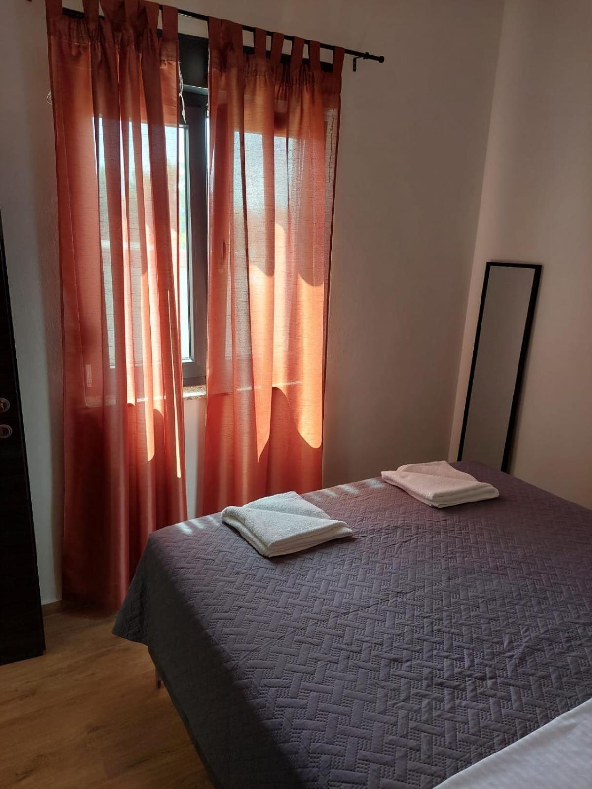 Apartmani Karla Paklenica Starigrad Paklenica Eksteriør billede