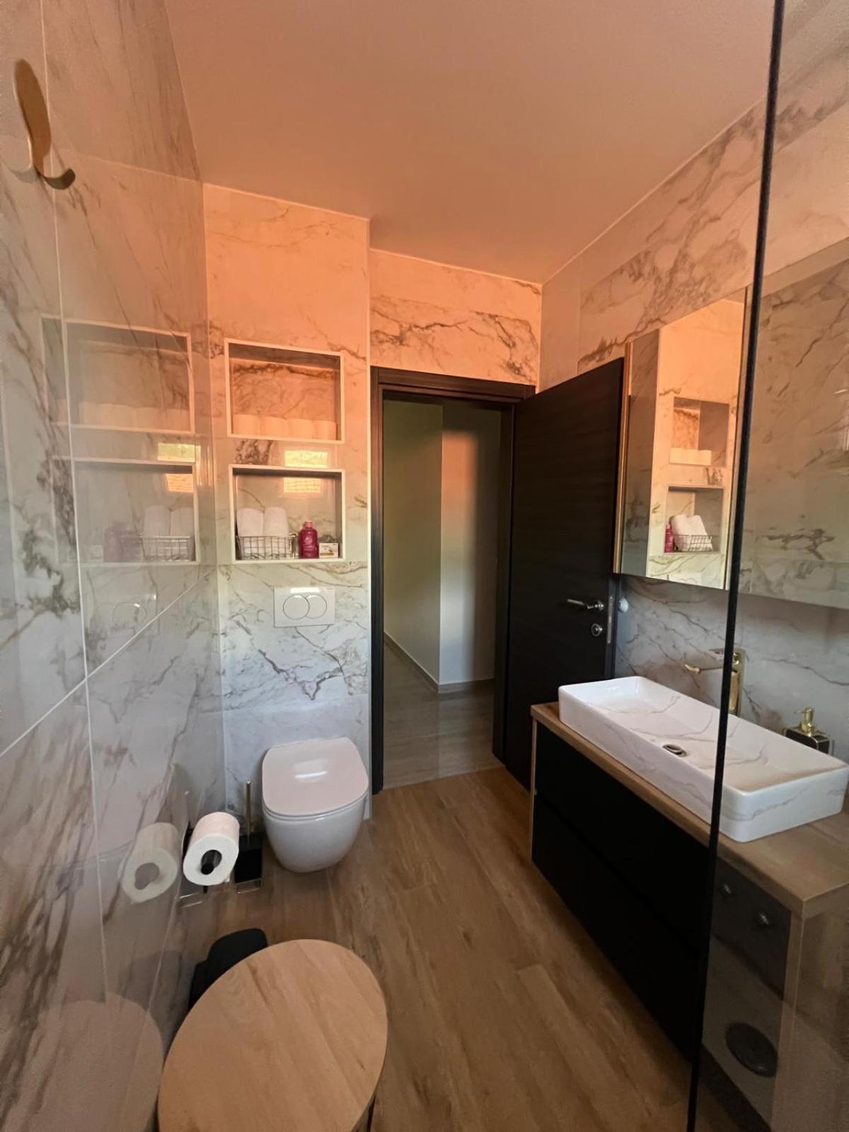 Apartmani Karla Paklenica Starigrad Paklenica Eksteriør billede