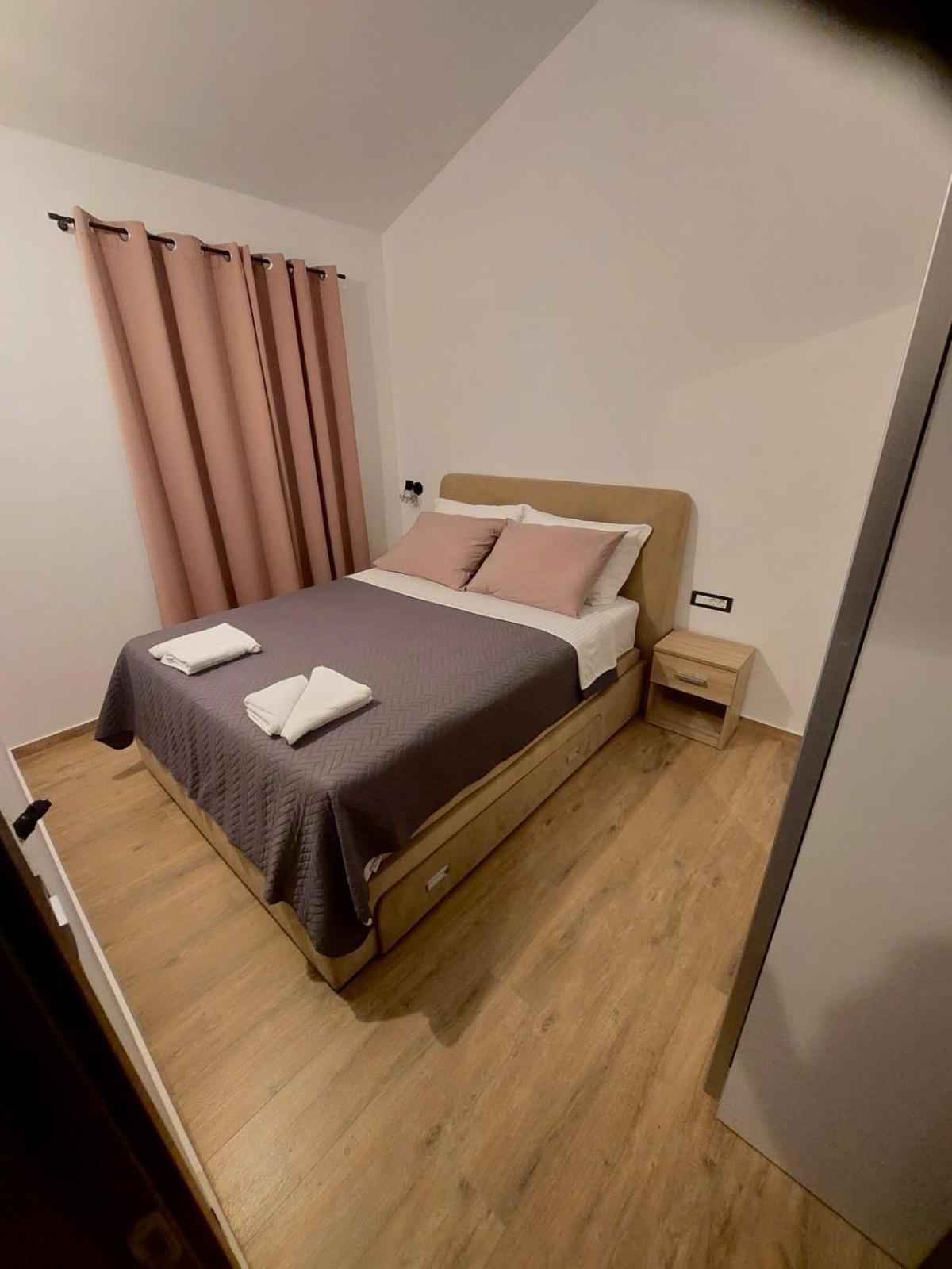 Apartmani Karla Paklenica Starigrad Paklenica Eksteriør billede