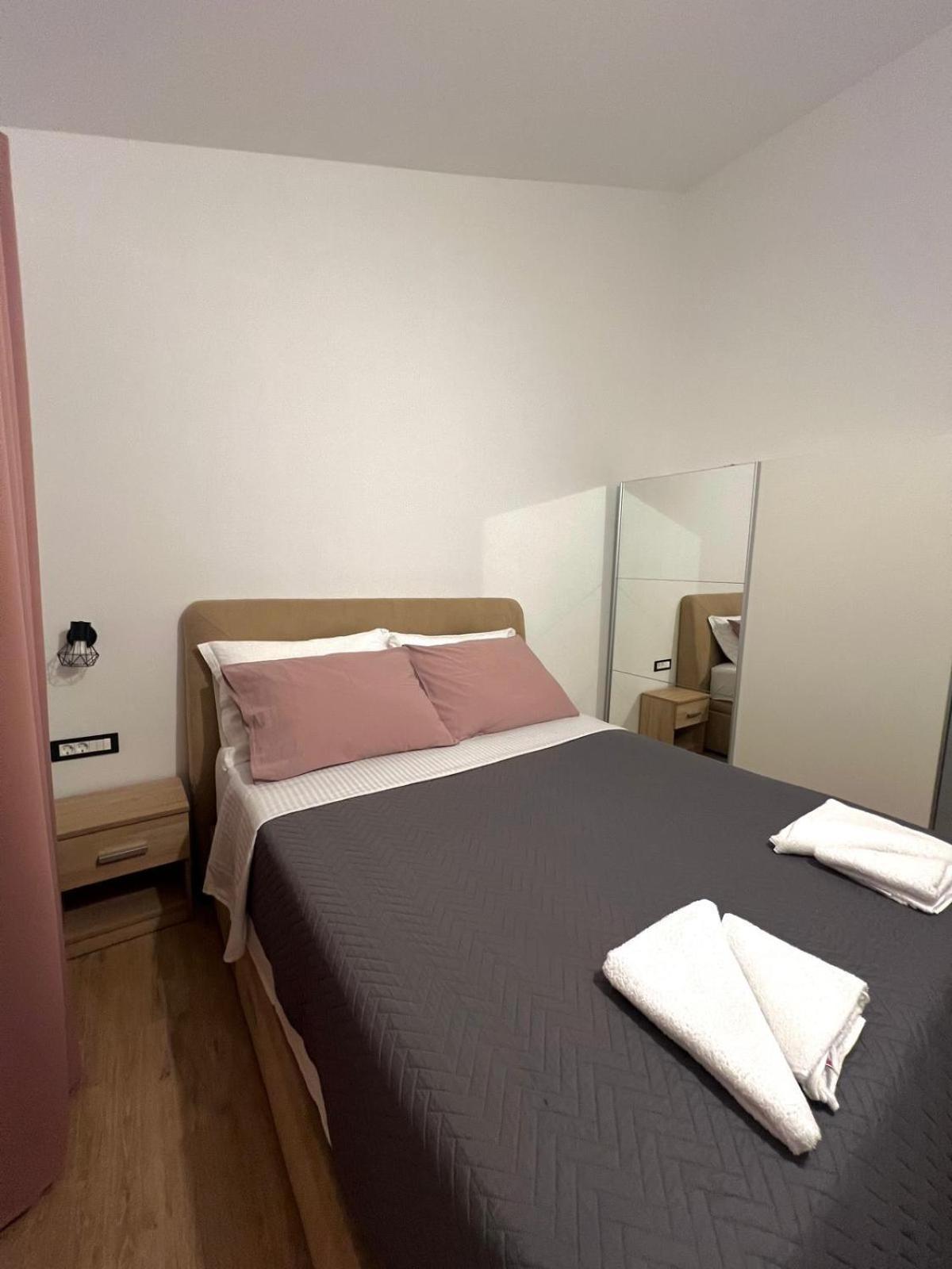 Apartmani Karla Paklenica Starigrad Paklenica Eksteriør billede
