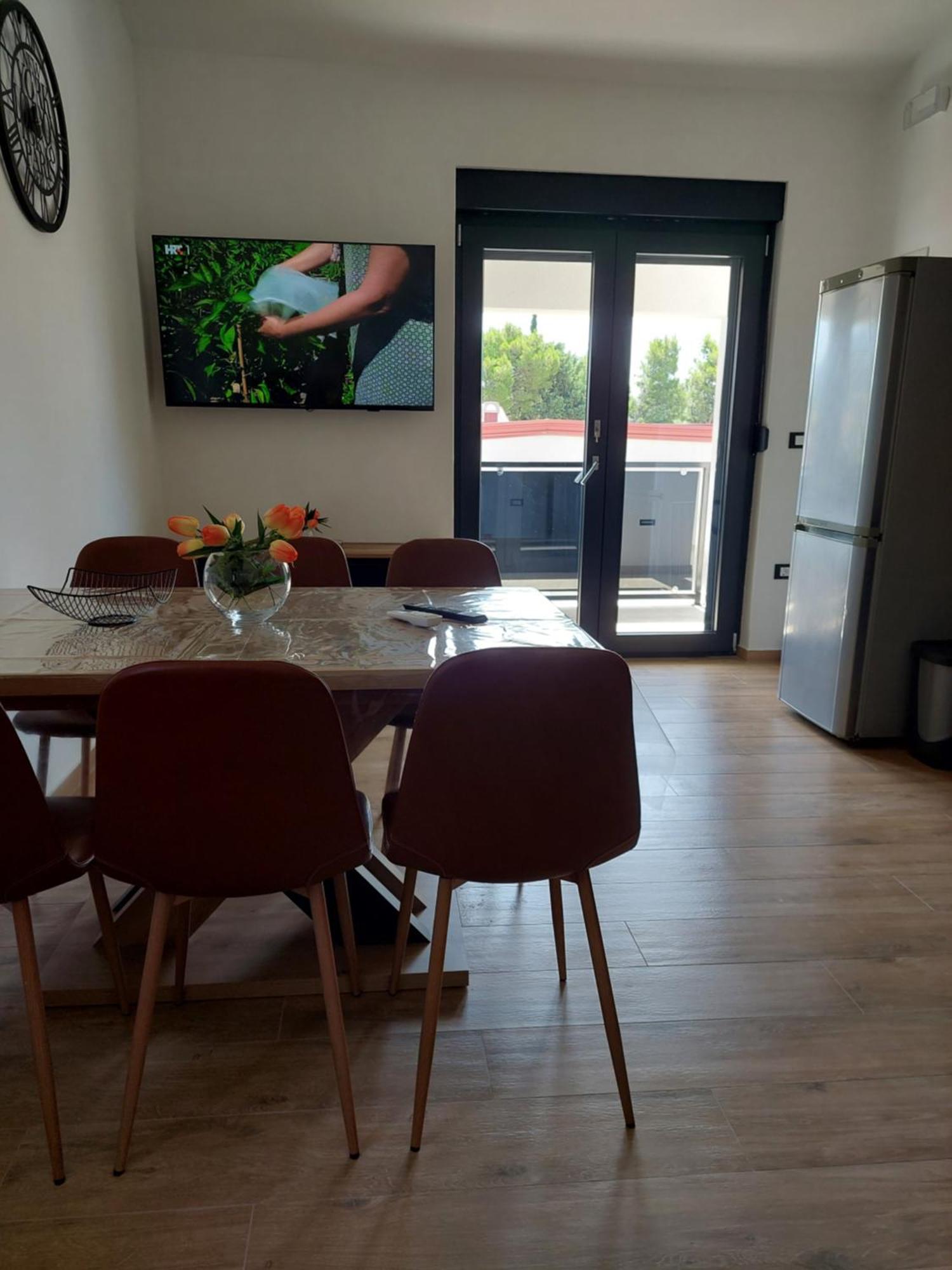 Apartmani Karla Paklenica Starigrad Paklenica Eksteriør billede