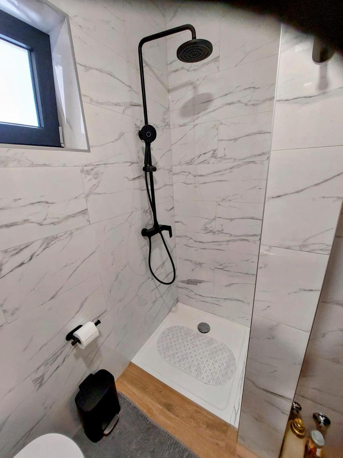 Apartmani Karla Paklenica Starigrad Paklenica Eksteriør billede